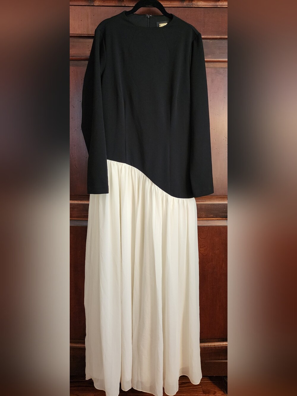 Alexia Admor Dakota Dramatic Long Sleeve Maxi Gown, Size L